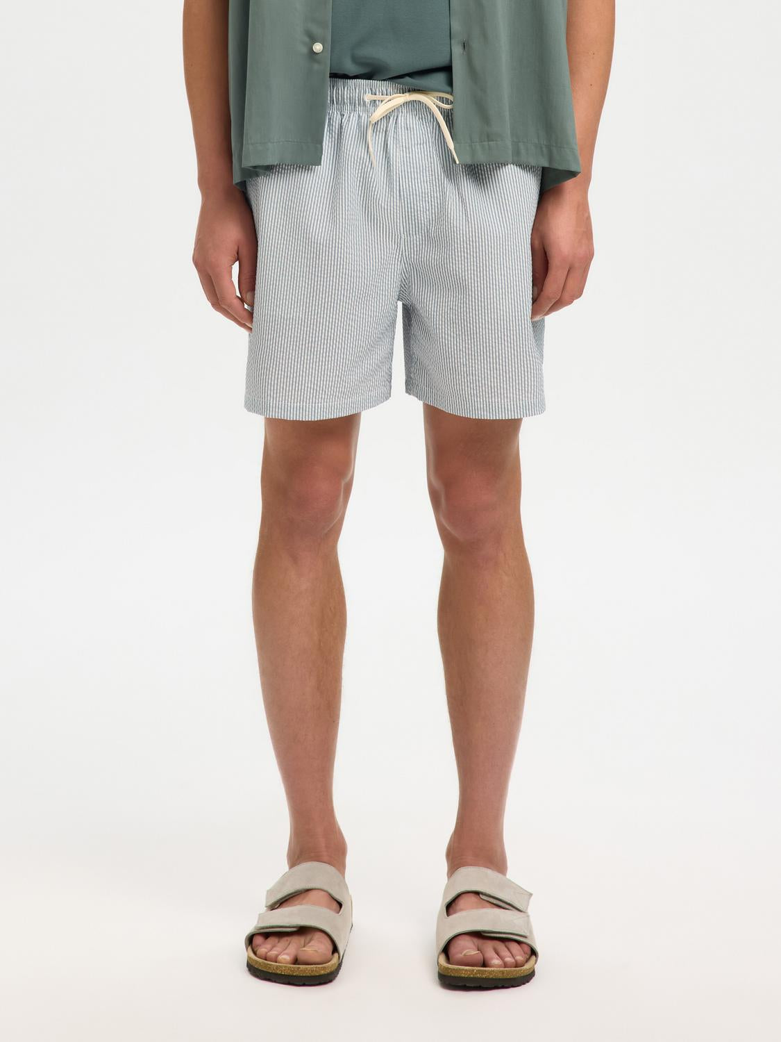model_shot-front_full
